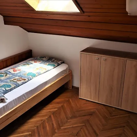 Varalja Vendeghaz Feriehus *